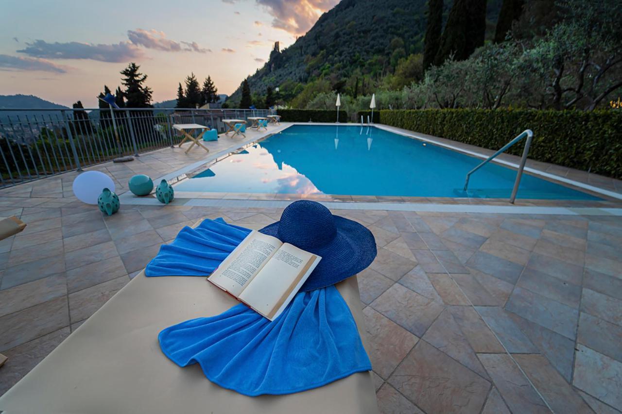 Sotto Il Cielo Di Toscana Appartamenti In Tenuta Only Adults No Pet Camaiore Exterior photo